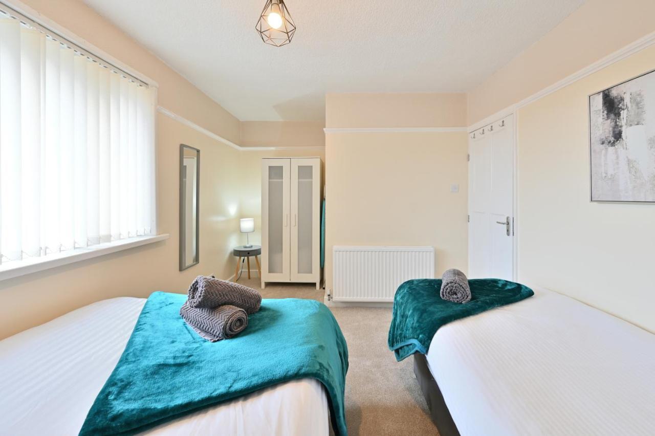 Villa Sleek And Stylish 3 Bed In Bolton - Garden - Parking Exterior foto